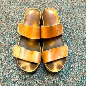 Lola Sabbia Lily by Eric Michael